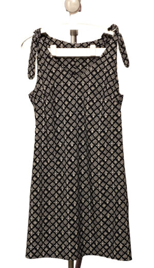 Sukienka letnia z wiązaniami